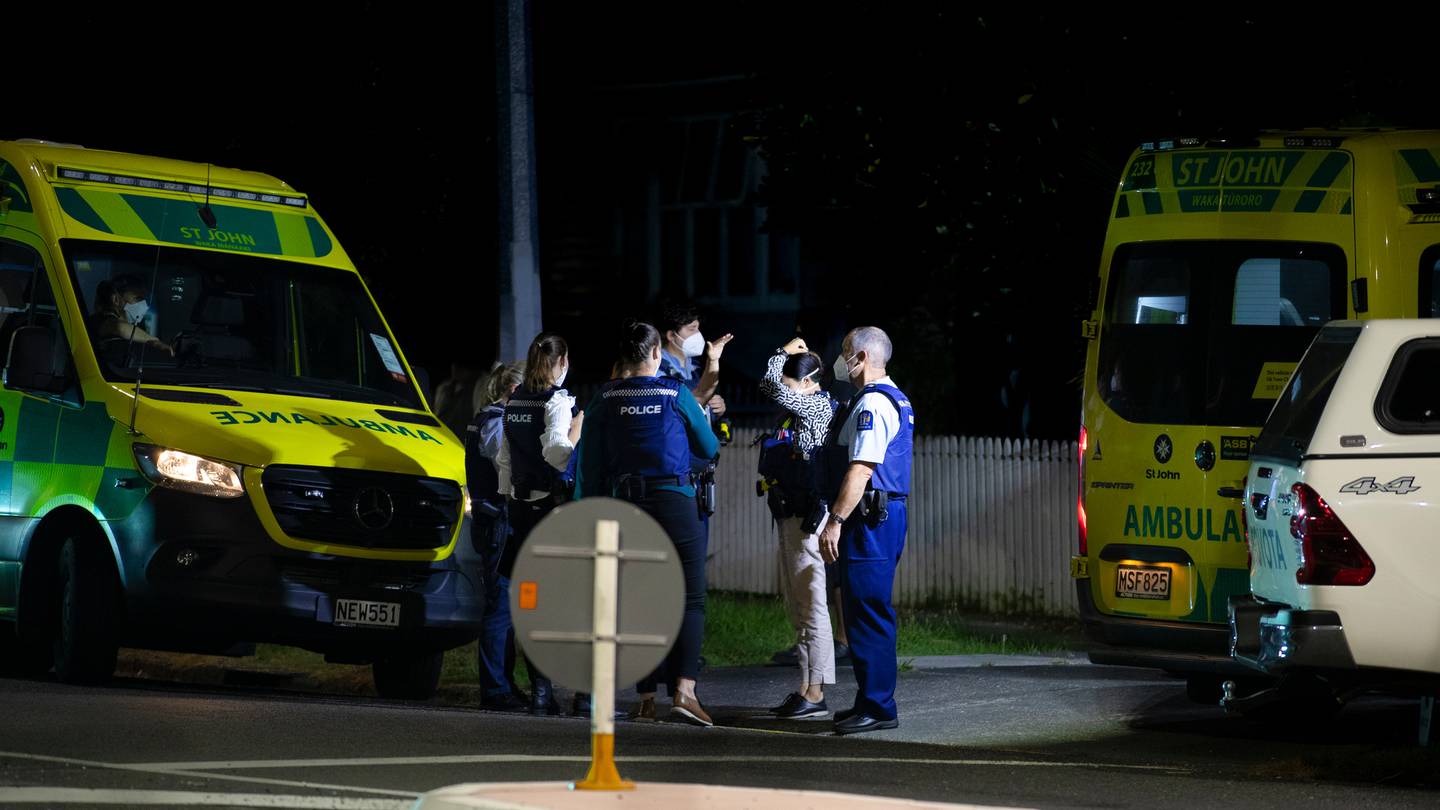 Five people were injured following a gun fight on Sandringham Rd Extension and multiple people were treated. (Photo / Hayden Woodward)