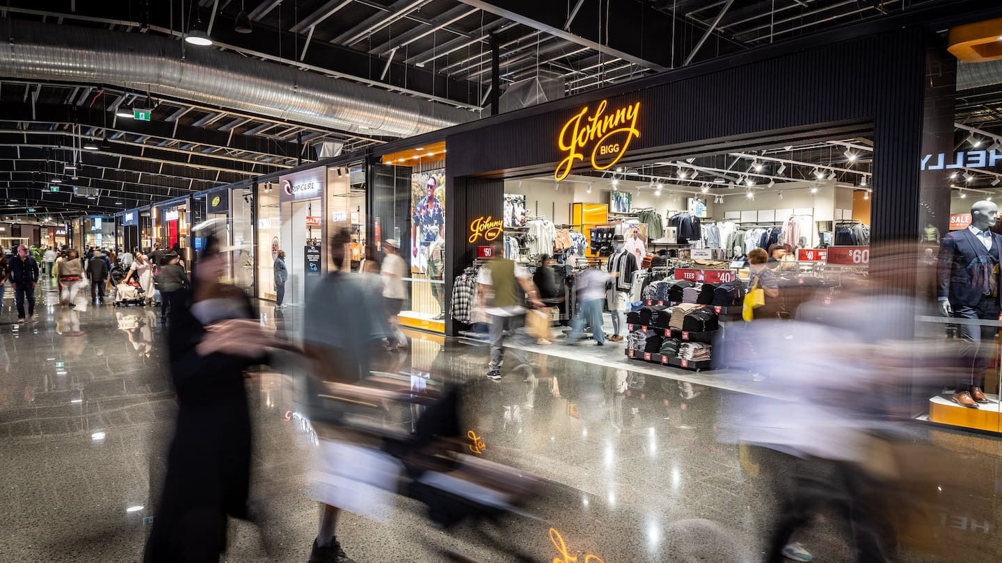 Black Friday spending down in 2025 in blow to retail recovery