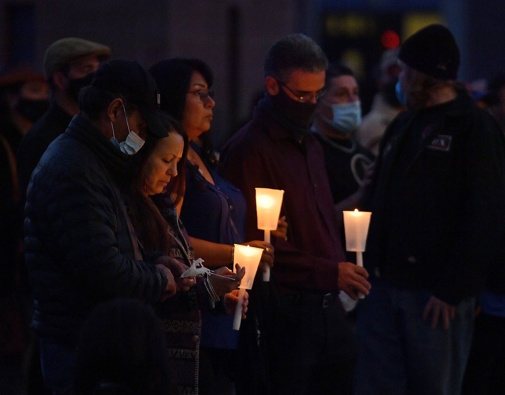 A vigil is held to honor cinematographer Halyna Hutchins on October 23 in Albuquerque, New Mexico. (Photo / Getty)