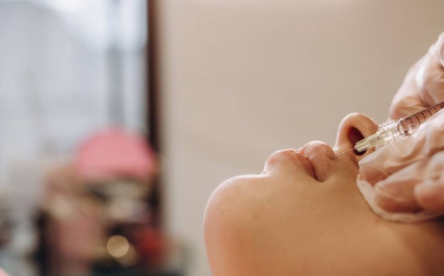 Botox botch up: Woman injected by unqualified 'nurse', suffers pain ...