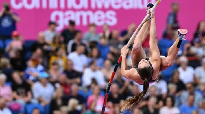 Pole vaulter Imogen Ayris competing in the 2022 Commonwealth Games. Image / Photoport