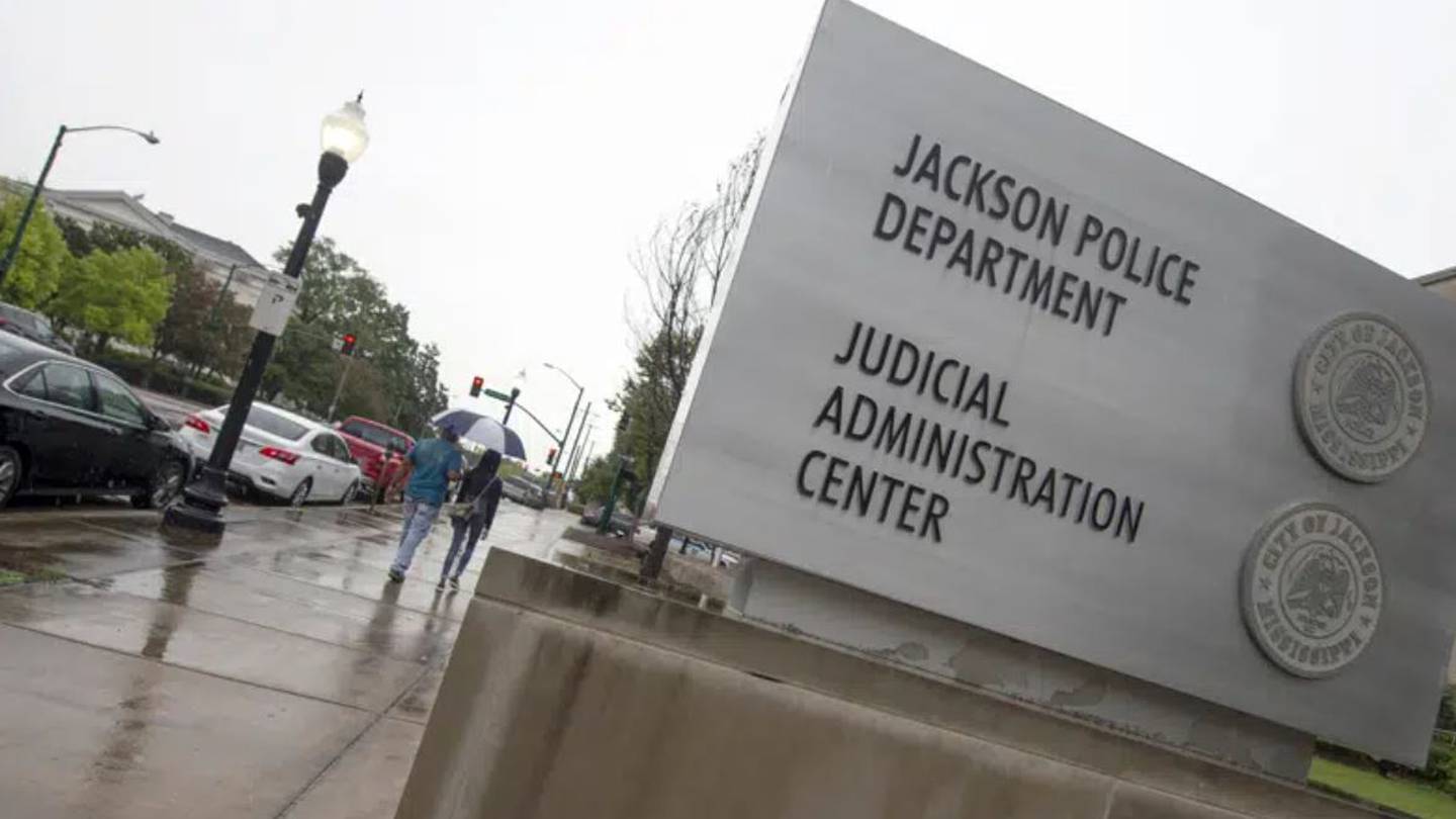 Two former Jackson police officers have been indicted on murder charges and a third officer on a manslaughter charge. Photo / AP