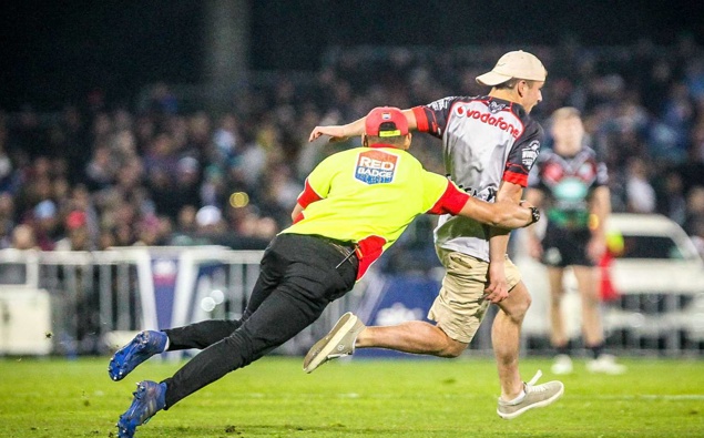 'Appalling': Israel Dagg hits out as 12 pitch invaders crash Warriors party