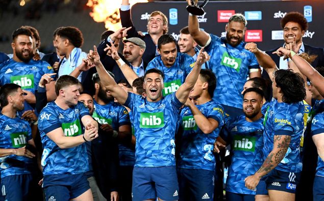 The Blues celebrate after winning the Super Rugby Trans-Tasman Final match between the Blues and the Highlanders. (Photo / Getty)