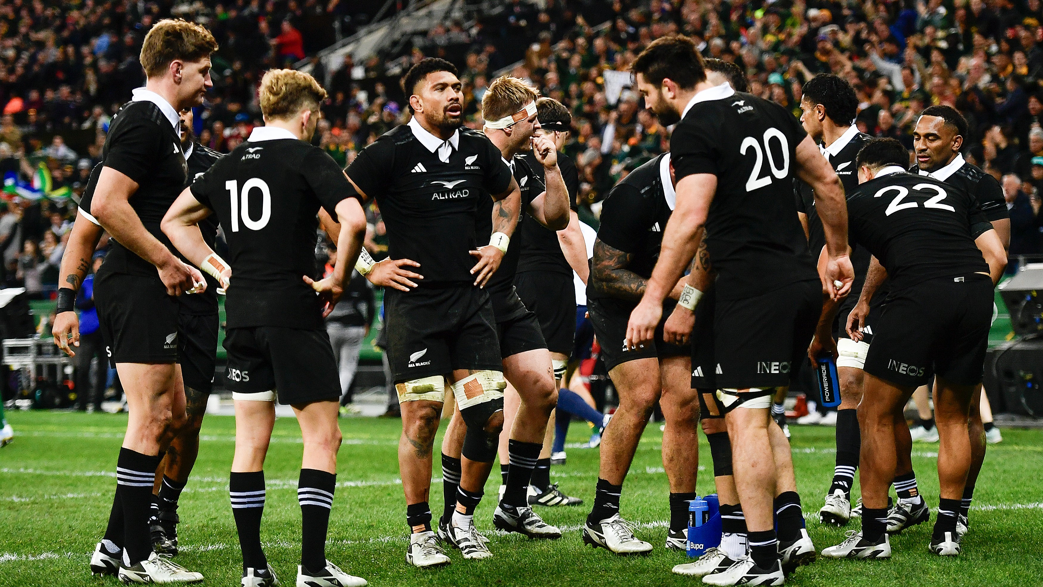 All Blacks dejected after the try of Malcolm Marx of the Springboks during the Castle Lager Rugby Championship match between South Africa and New Zealand at DHL Stadium on September 07, 2024 in Cape Town, South Africa. (Photo by Ashley Vlotman/Gallo Images/Getty Images)