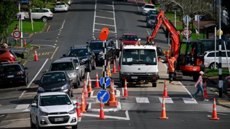 'Sea of red cones': AT wants less red tape, more driver responsibility at roadworks 