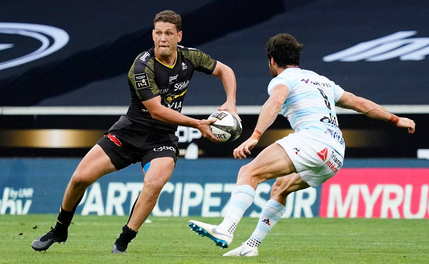 Tawera Kerr-Barlow in action for La Rochelle. Photo / Photosport