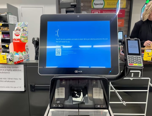 A Windows-based supermarket self-service kiosk suffers the 'blue screen of death' during the IT outage caused by a buggy update to CrowdStrike's security software. Photo / NZME