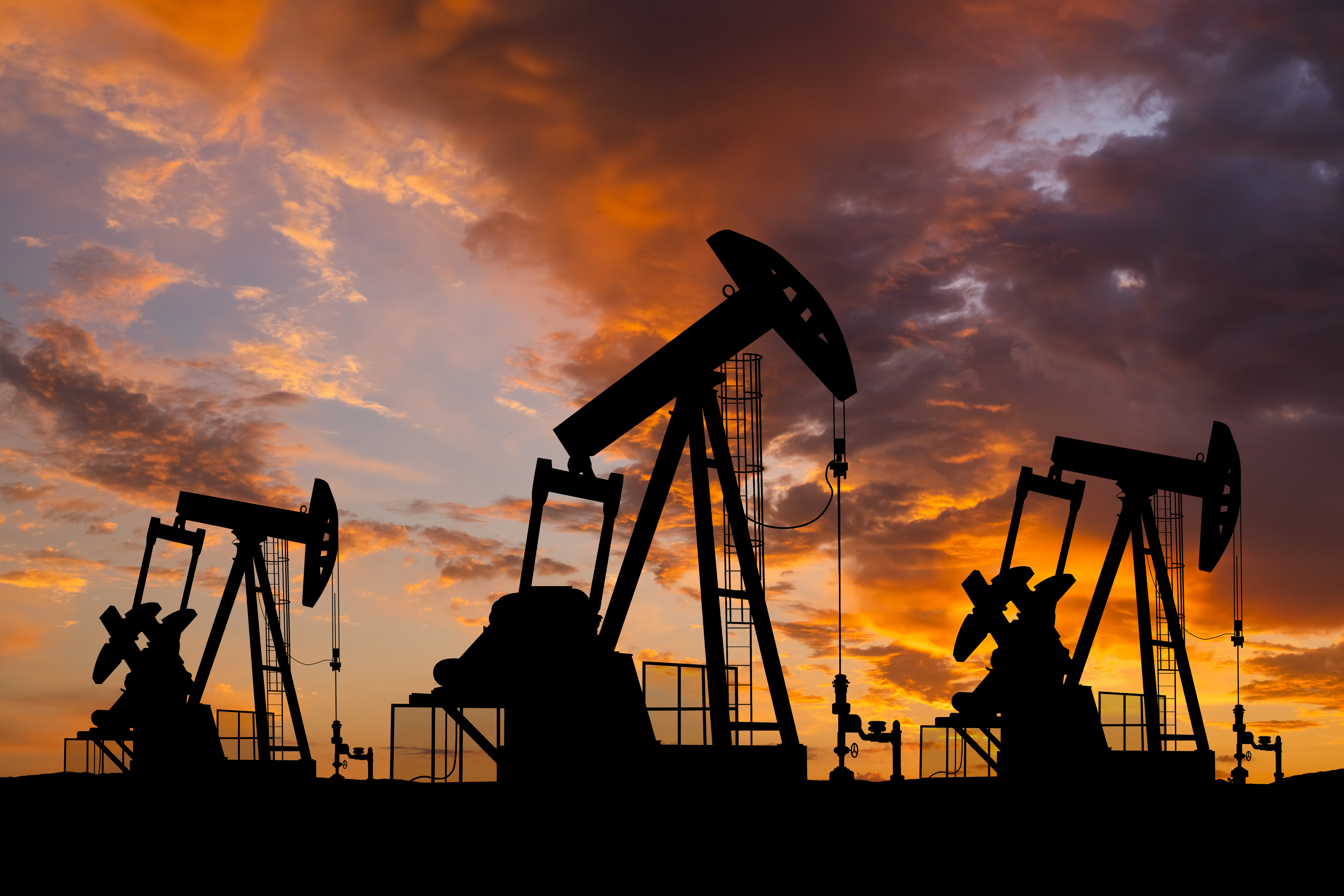 UK loosens Russian oil sanctions amid fuel crisis