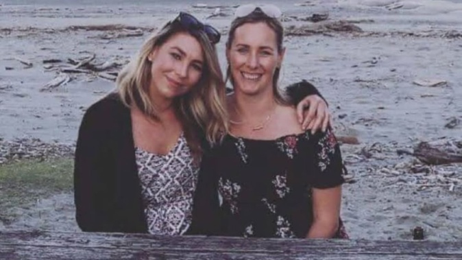 Whakatāne sisters Rochelle Hollowood (left) and Nicki Hagen have both been diagnosed with breast cancer.