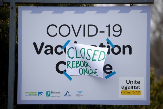 Some Auckland vaccination centres remain closed as health staff diverted to overrun testing stations. (Photo / Brett Phibbs)