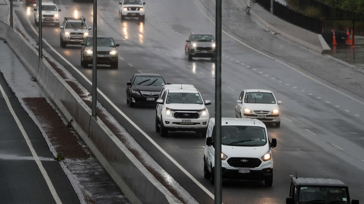 'Use best judgment': Heavy rain falling with more to come as holidaymakers head home