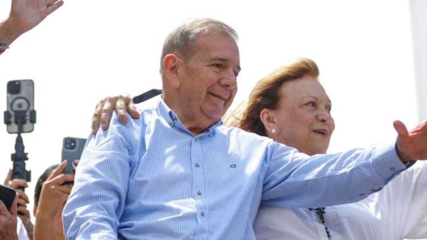 Edmundo Gonzalez Urrutia and his wife Mercedes Lopez. Photo / Getty Images