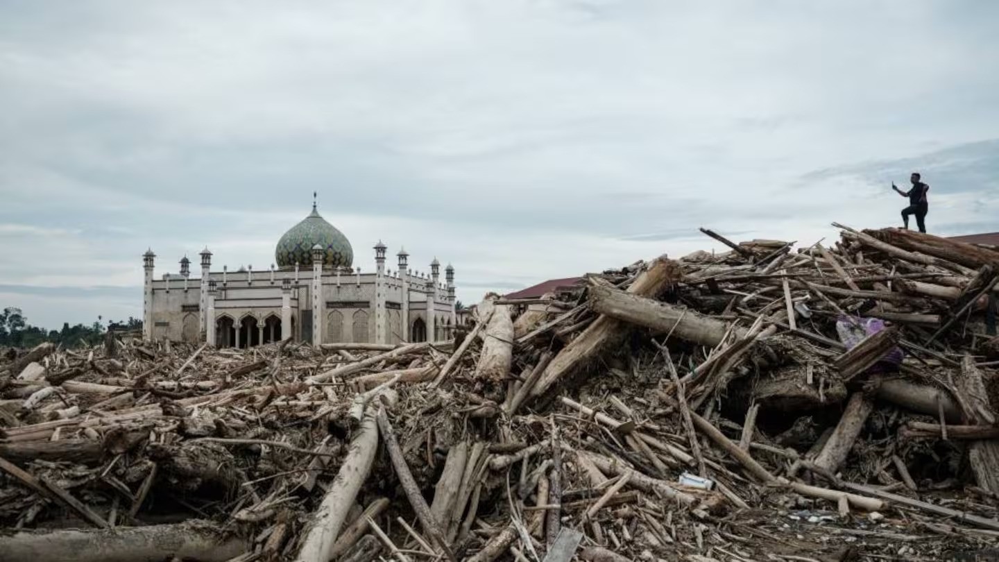 Indonesia floods: Sumatra flooding, landslides kill 1006 as toll keeps risi