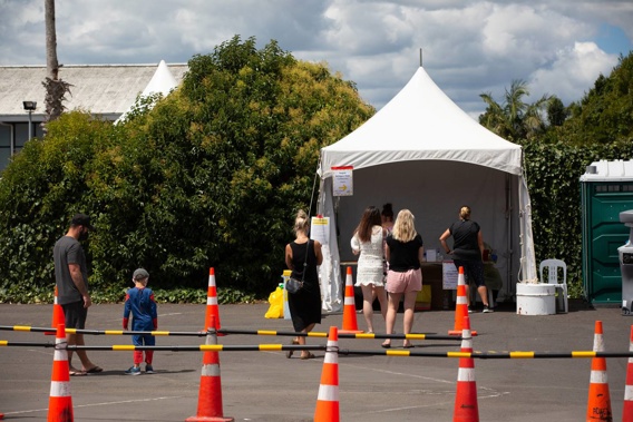 Queues for rapid antigen tests have begun to form at testing centres such as Balmoral in Auckland. (Photo / Sylvie Whinray)