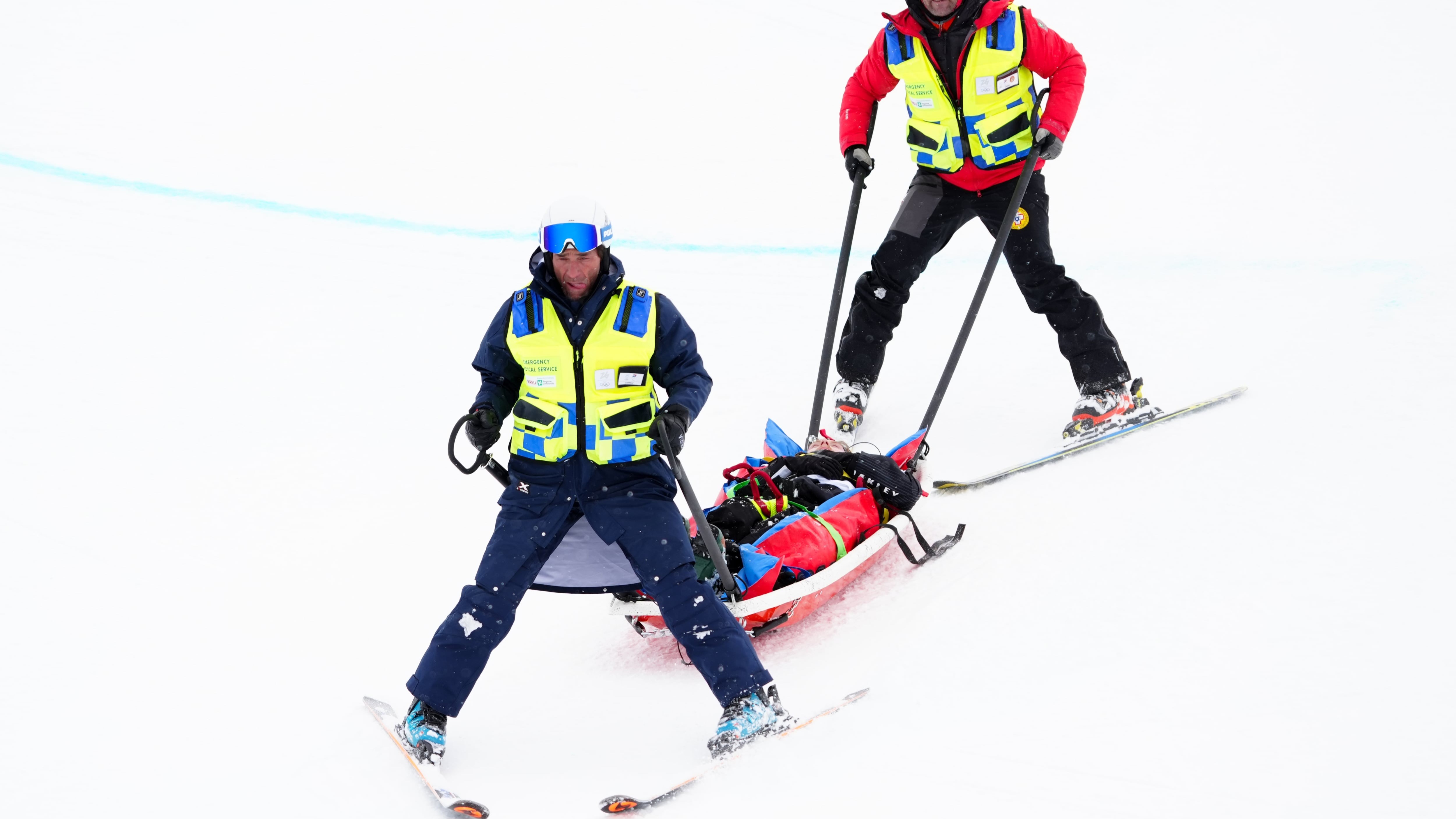 Live: Harrington eyes podium; Kiwi gold medal hope stretchered off course