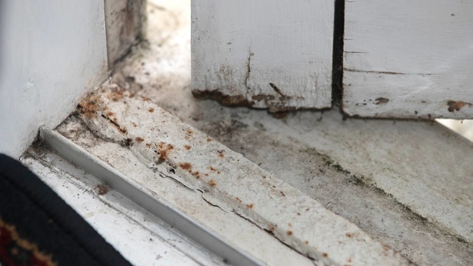 Four out of five students said they shivered inside. (Photo / Alan Gibson)
