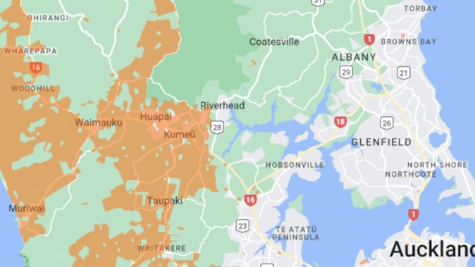 Vector's outage map still shows mass outages in western and northern parts of Auckland at 6.30pm on Thursday evening. Photo / Vector