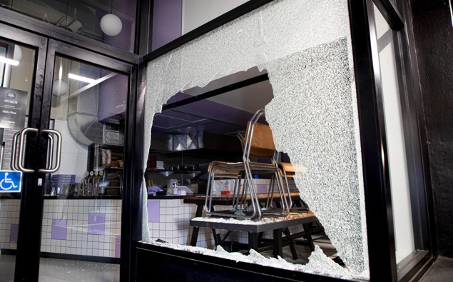 Thieves target Auckland eateries overnight - make off with empty till