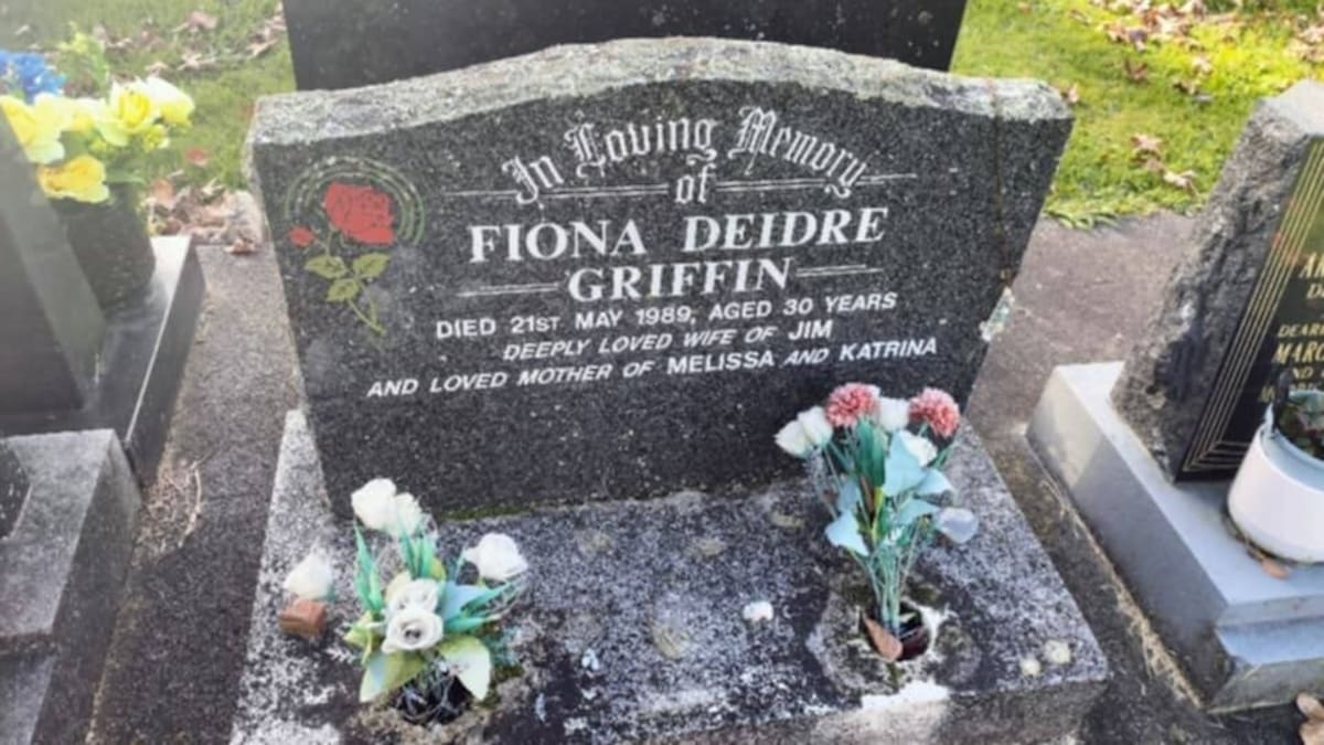 'Burst into tears': Daughter devastated after treasured gems glued to mum's grave stolen