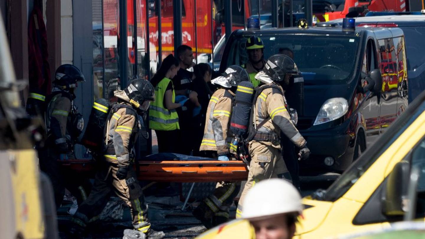 Firefighters rushed to the fire in a nightclub in Murcia, Spain. Photo / AP