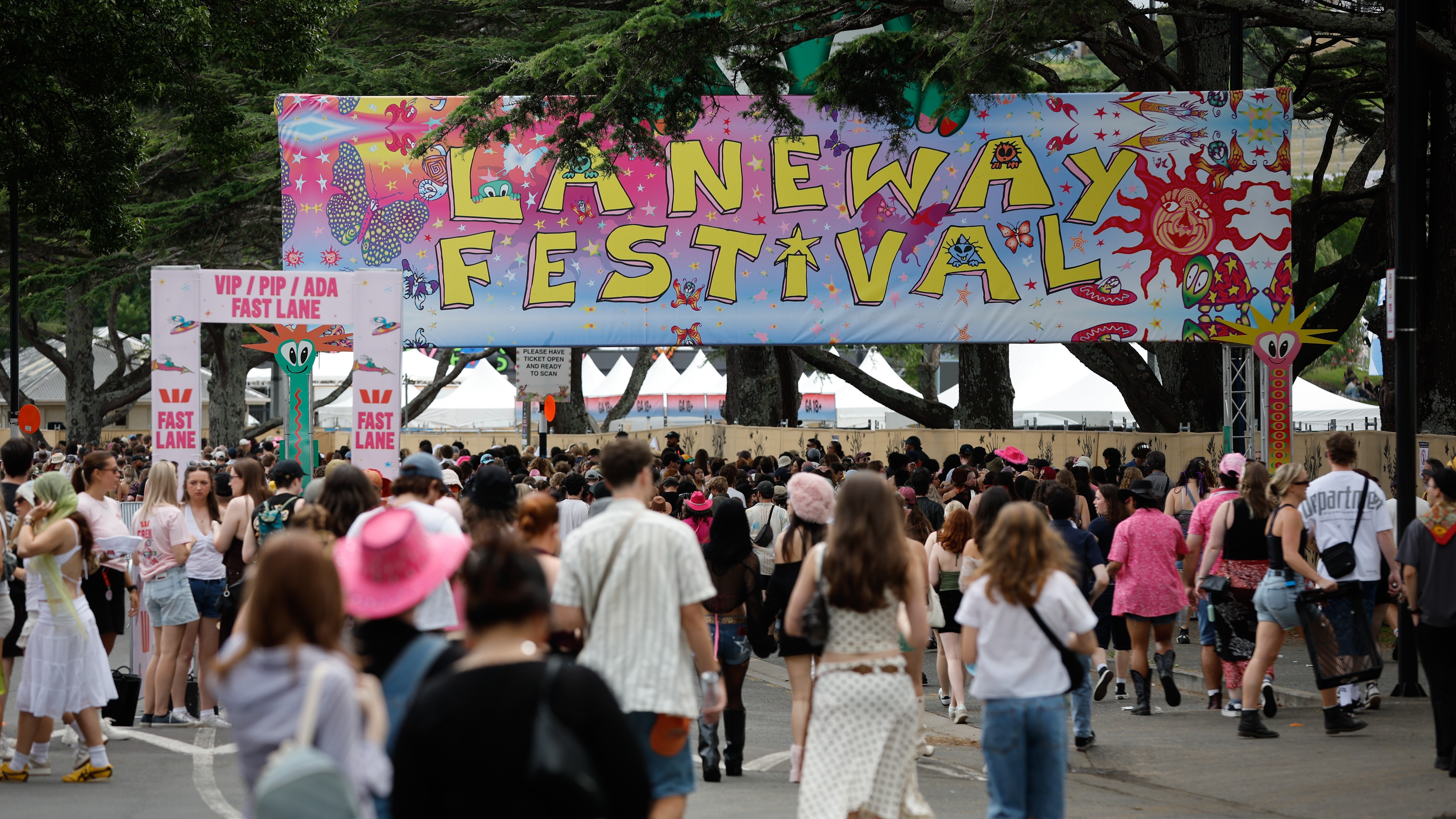 Spectacular shows: Reviewing Laneway and Nick Cave & The Bad Seeds 