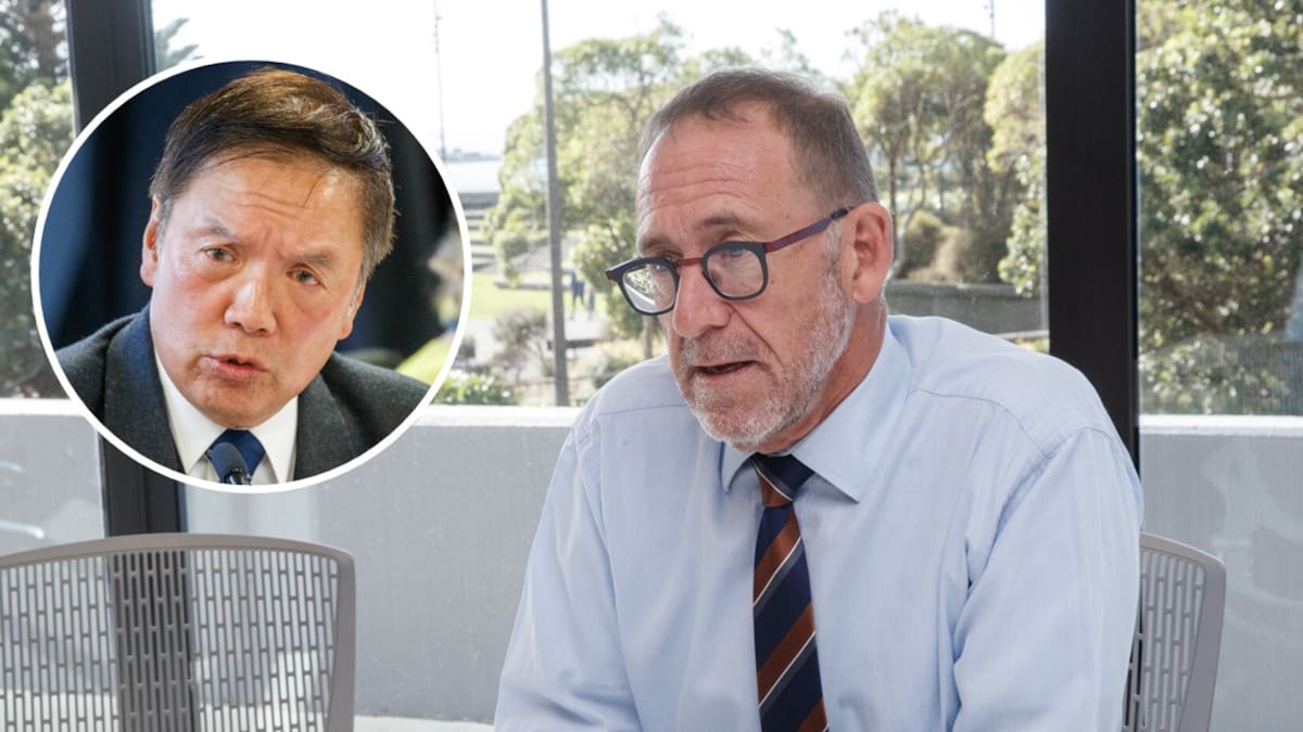 Mayor expressed no confidence in controversial councillor after police conduct complaint