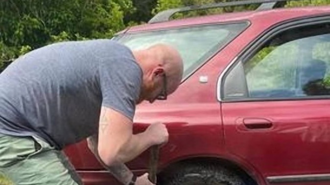 Drivers were forced to pull over on SH1 by Dome Valley when seal lifted from the road onto tyres. Photo / Supplied
