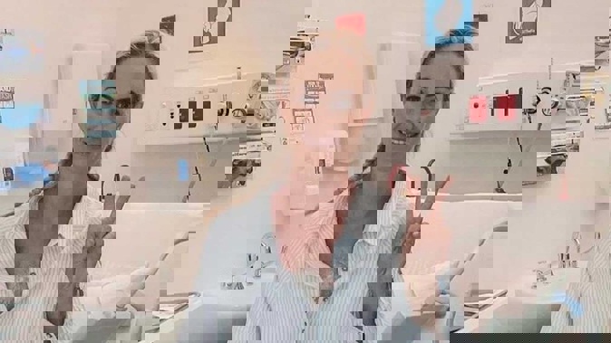 Jade Vercoe chose to remove both breasts rather than live with the threat of a cancer diagnosis. (Photo / @jade.vercoe)