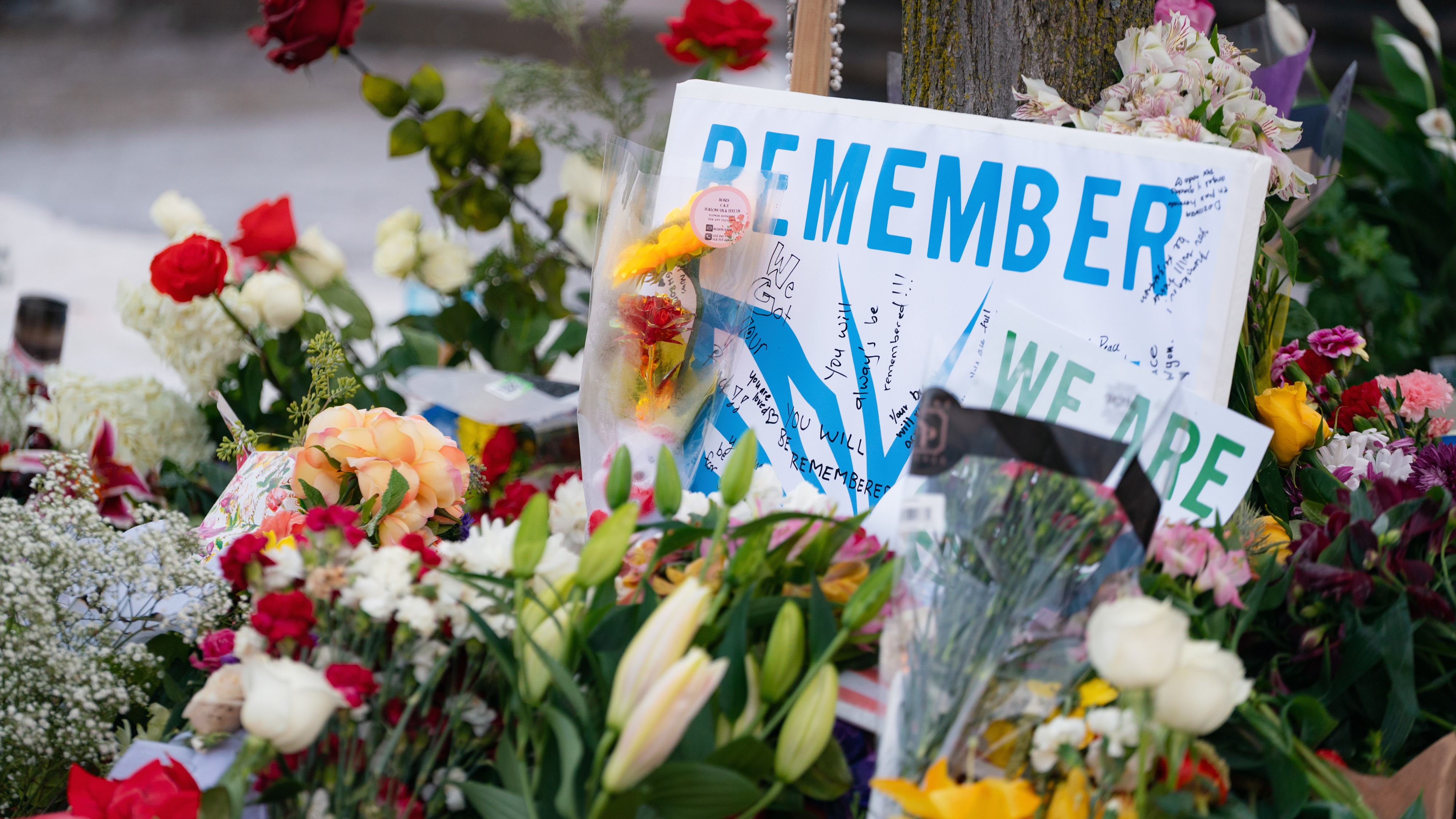 Videos contradict federal officials' account of ICE shooting 