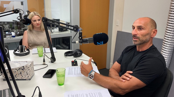 Wellington Beds Director Patrice Green and Pizzeria Napoli owner Raf De Gregorio. Image / Newstalk ZB