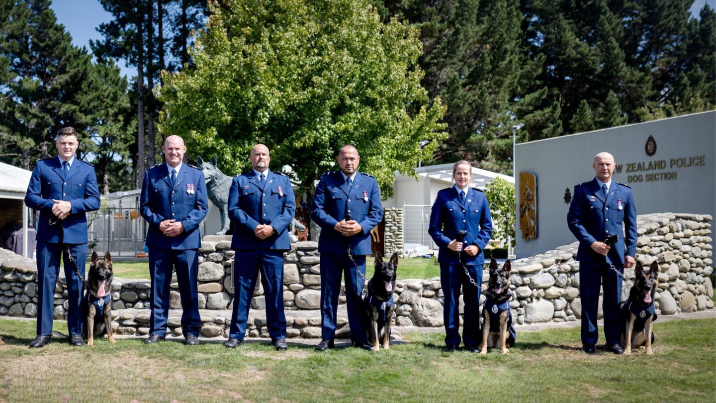 Worg (far right) graduated from the New Zealand Police Dog Training Centre in Trentham in March last year. Photo / NZ Police