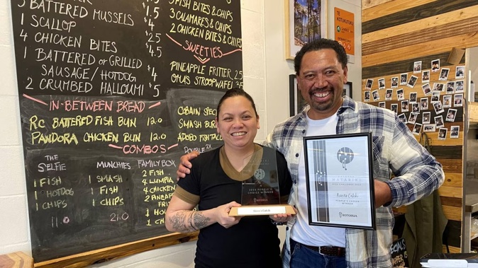 Taking out the People's Choice award last year was River's Catch - pictured are Isabel Ronquillo from River’s Catch and Te Arawa chef and competition ambassador Pete Peeti.