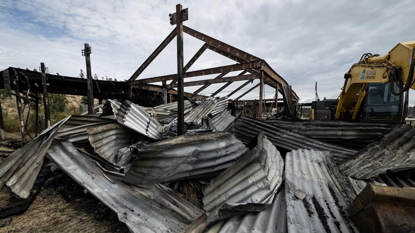 Lithium‑powered service cart under scrutiny after fire guts Te Arai restaurant