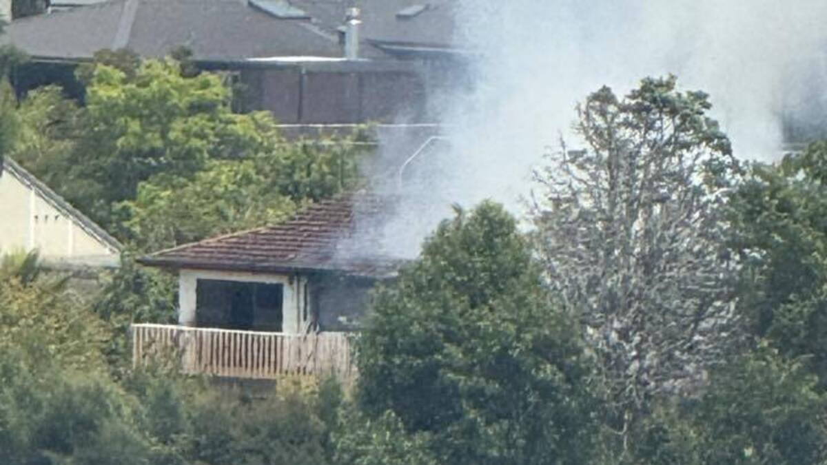 Blaze sends large plumes of smoke into air on North Shore