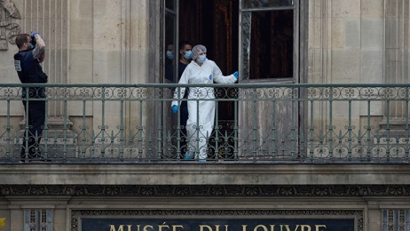Louvre jewel theft: Police detain two men after Paris museum robbery