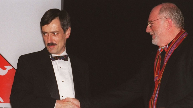 Rod Oram receives an award at the Qantas Media Awards at Skycity, June 23 2000. Photo / David Hallett