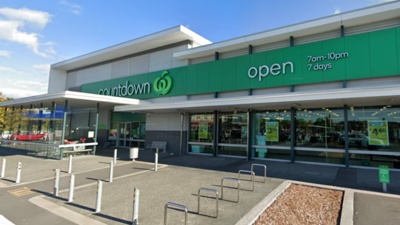 'It's just so shocking': Man injured after chaos at Auckland supermarket car park
