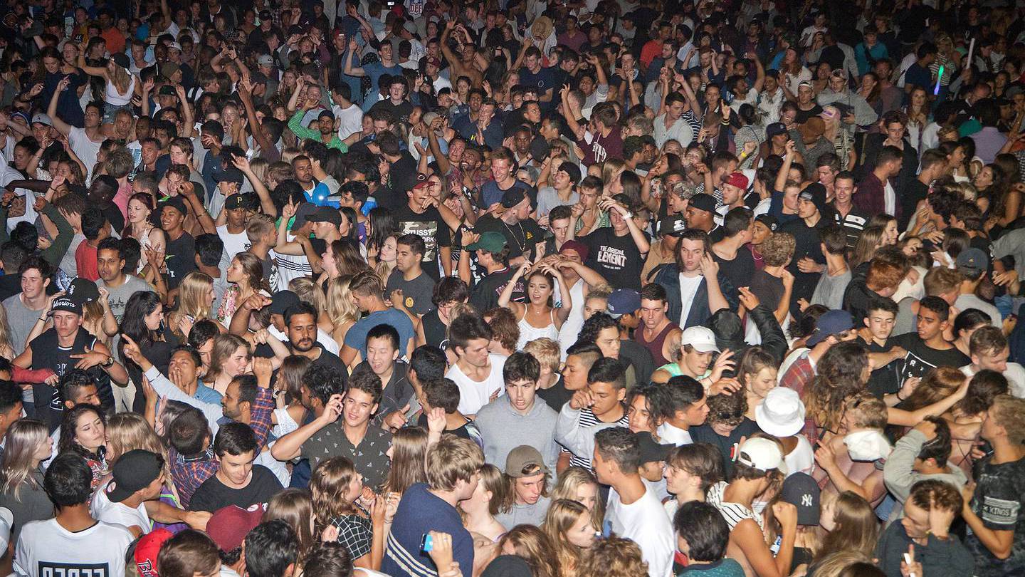 Revellers crowd Mount Maunganui's beachfront on New Year's Eve in 2015, the last year the city-sponsored event was held. Photo / NZME