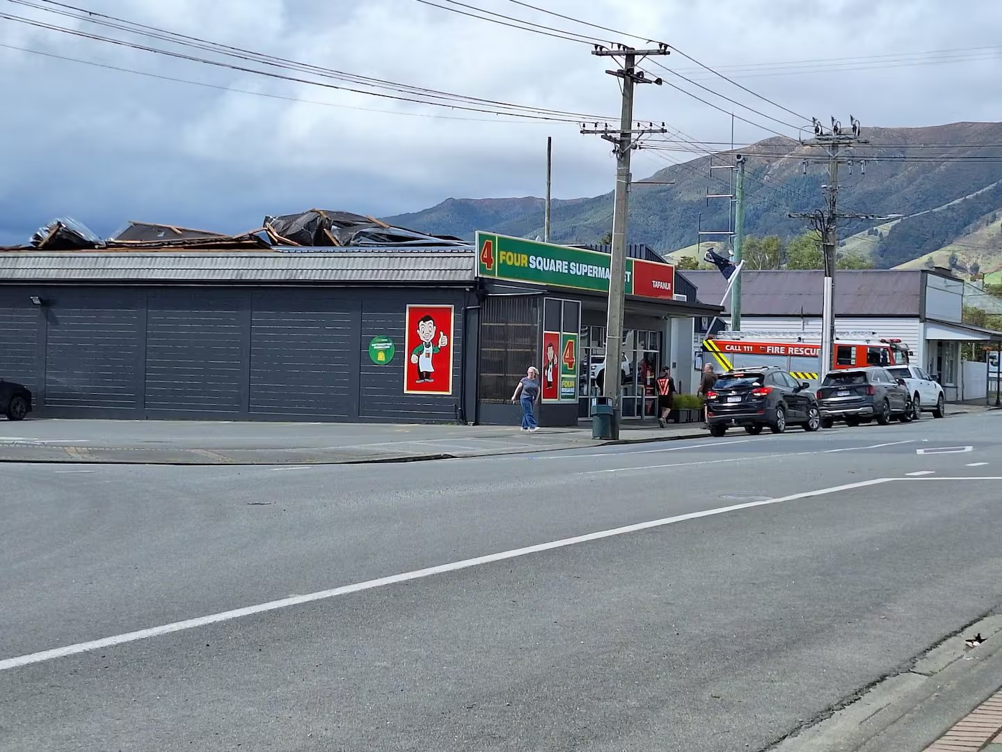 Severe winds rip roof from Tapanui supermarket as storm batters Otago
