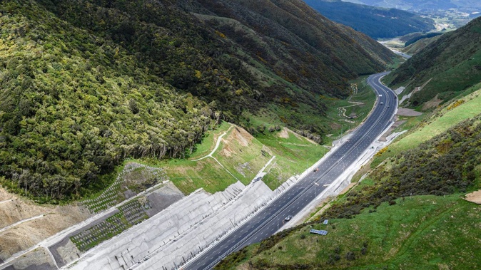 Transmission Gully flying south, looking east. (Photo / Mark Coote)
