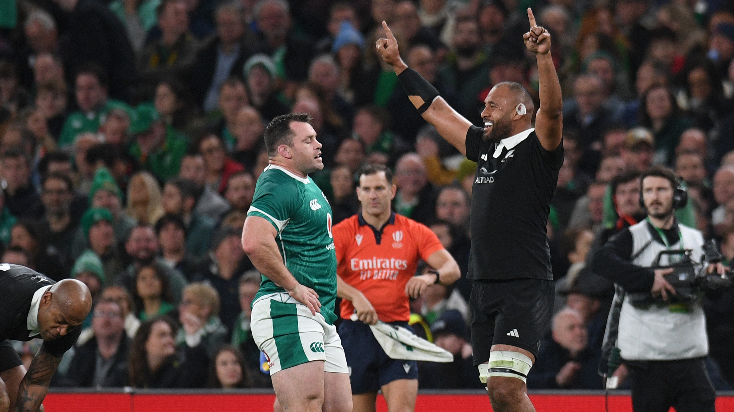 Patrick Tuipulotu of New Zealand celebrates at the final whistle during the Autumn Nations Series 2025 match between Ireland and New Zealand All Blacks at Aviva Stadium on November 08, 2024 in Dublin, Ireland. (Photo by Charles McQuillan/Getty Images)