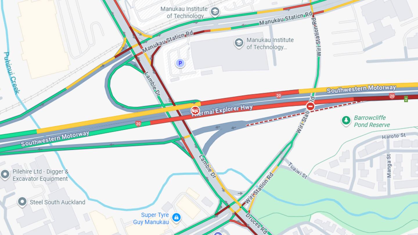 Auckland's SH20 off ramp closed due to rubbish fire