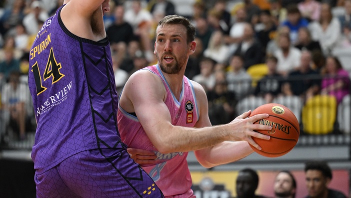 Mitch McCarron of the Breakers handles the ball during the 2024 NBL Blitz match between Sydney Kings and New Zealand Breakers at Gold Coast Sports and Leisure Centre on September 13, 2024 in Gold Coast, Australia. (Photo by Matt Roberts/Getty Images)