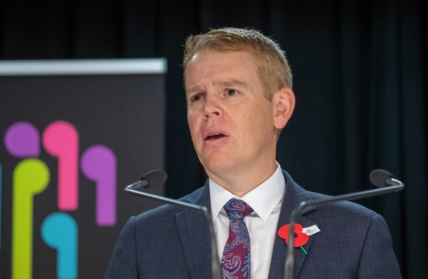 Chris Hipkins confessed to a "bit of a mind blank" for forgetting what the rules for mask use were under the new orange setting. (Photo / Mark Mitchell)