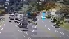 Screenshot from footage of a truck overtaking a car on the Kaimai Range between Bay of Plenty and Waikato.