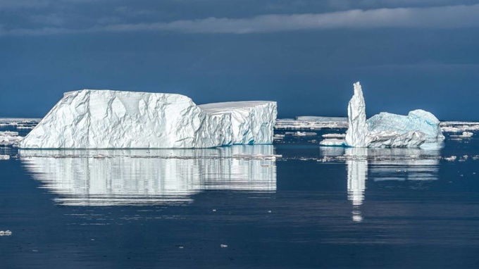 Signs found of worryingly fast Antarctic ice melt