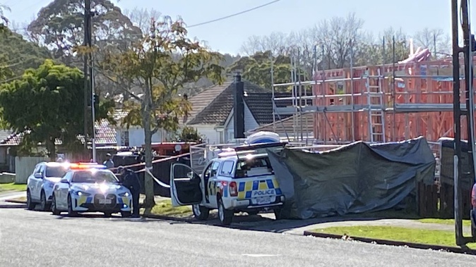 A man died at the entrance to this residential building site in South Auckland this morning. Photo / Cherie Howie