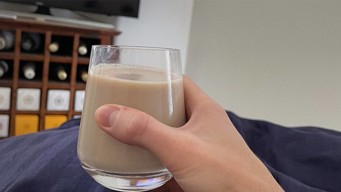 A glass of Pepsi and milk is NOT a Kiwi thing... Ever! (Photo / Twitter)