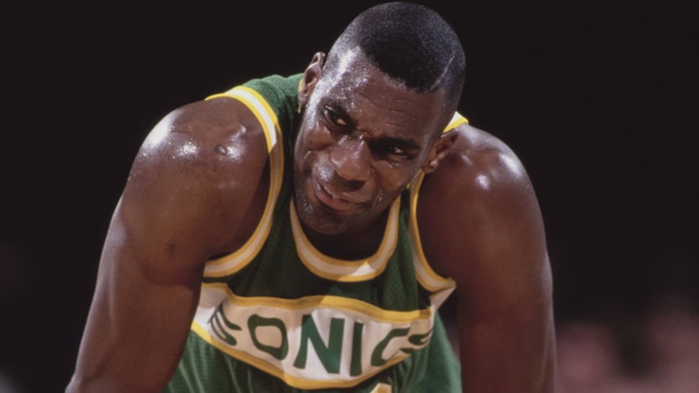 Shawn Kemp has a storied 14-year NBA career, appearing across the court from many NBA legends of the 90s era like Michael Jordon. Photo / Getty